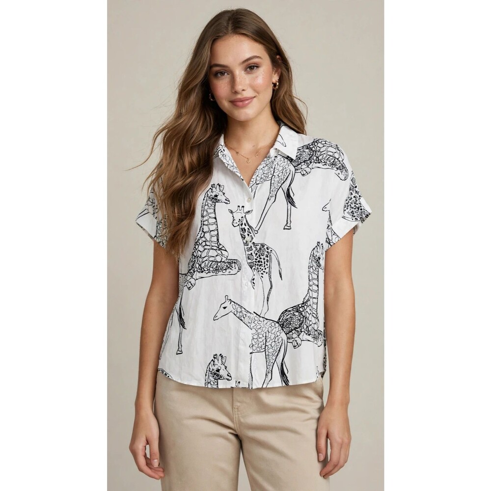 Jane + Delancey Womens L White Giraffe Print Button Up Rayon Shirt Safari